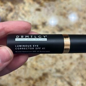 DRMTLGY Luminous eye corrector in Medium